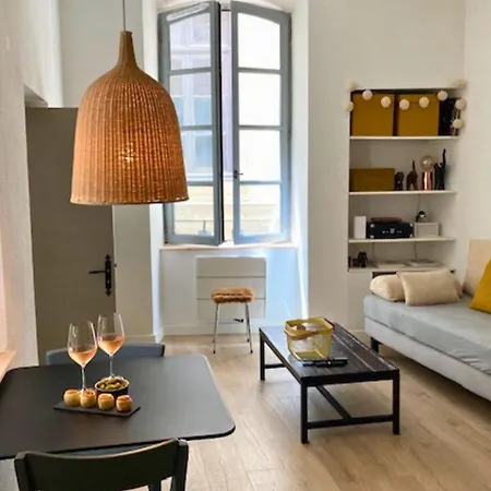 Apartament Centre Historique Proche Les Halles Nîmes